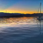Stlocavoile 2, Seuls A Bord D Un Voilier Dans Le Golfe Botel *