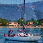Stlocavoile 2, Seuls A Bord D Un Voilier Dans Le Golfe Botel