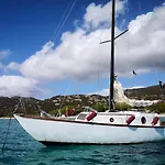 Stlocavoile 2, Seuls A Bord D Un Voilier Dans Le Golfe Botel *