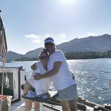 Stlocavoile 2, Seuls A Bord D Un Voilier Dans Le Golfe Båthotell