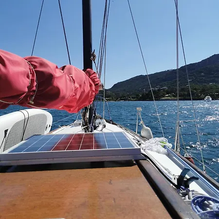 Stlocavoile 2, Seuls A Bord D Un Voilier Dans Le Golfe Båthotell