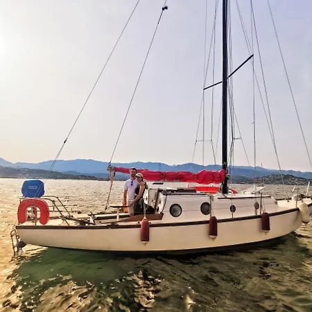 Stlocavoile 2, Seuls A Bord D Un Voilier Dans Le Golfe Porto-Vecchio (Corsica)