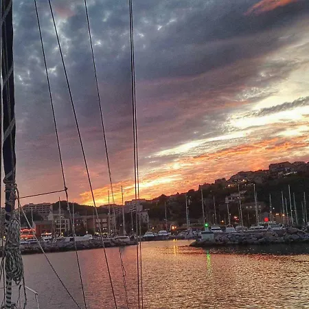 Botel Stlocavoile 2, Seuls à Bord D Un Voilier Dans Le Golfe Porto Vecchio