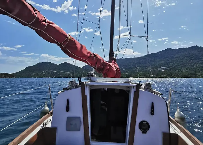 Stlocavoile 2, Seuls A Bord D Un Voilier Dans Le Golfe Porto-Vecchio (Corsica)