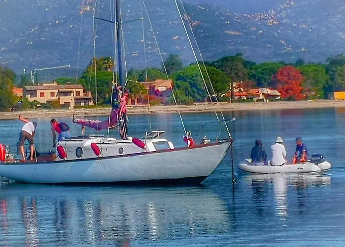 Stlocavoile 2, Seuls A Bord D Un Voilier Dans Le Golfe Botel