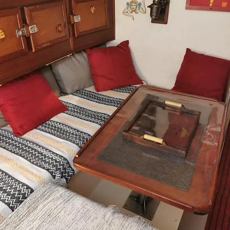 Stlocavoile 2, Seuls A Bord D Un Voilier Dans Le Golfe Porto-Vecchio (Corsica)