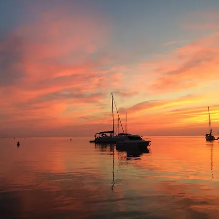Stlocavoile 2, Seuls A Bord D Un Voilier Dans Le Golfe
