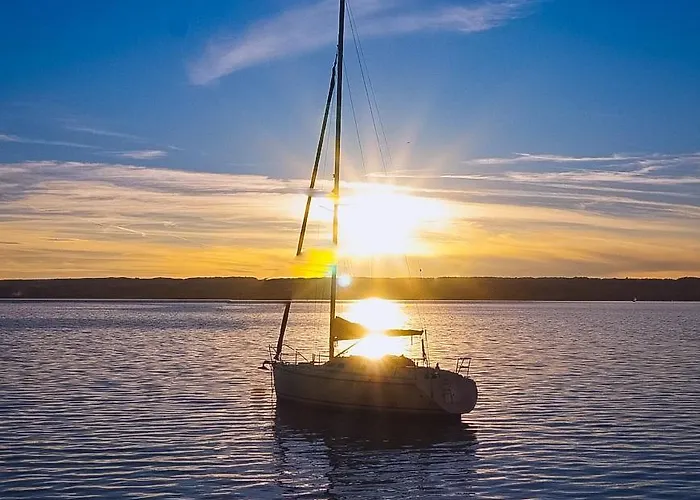 Stlocavoile 2, Seuls A Bord D Un Voilier Dans Le Golfe *
