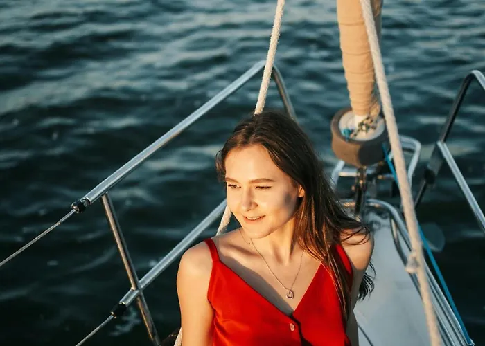 Stlocavoile 2, Seuls A Bord D Un Voilier Dans Le Golfe *