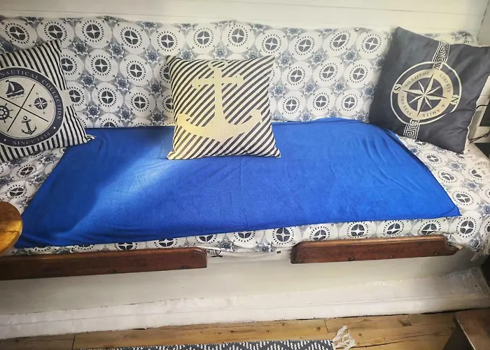 Stlocavoile 2, Seuls A Bord D Un Voilier Dans Le Golfe